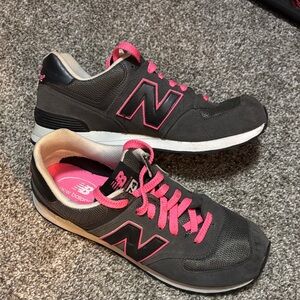 New Balance Women's Gray Sneakers with Pink Accents